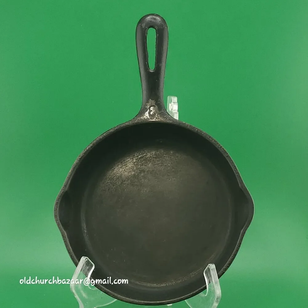 Wagner Ware Cast Iron #3 Skillet 6 1/2 Inch double spout Unmarked Vintage